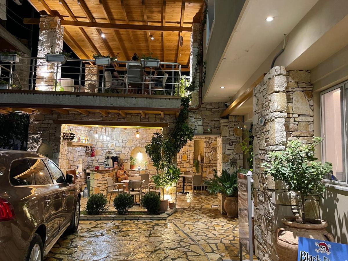 Arial Penthouse Suites Vlore Exterior photo