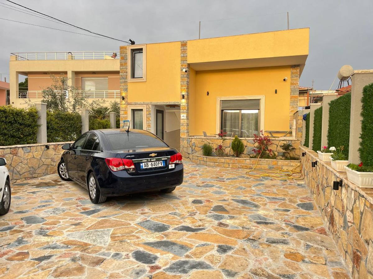 Arial Penthouse Suites Vlore Exterior photo