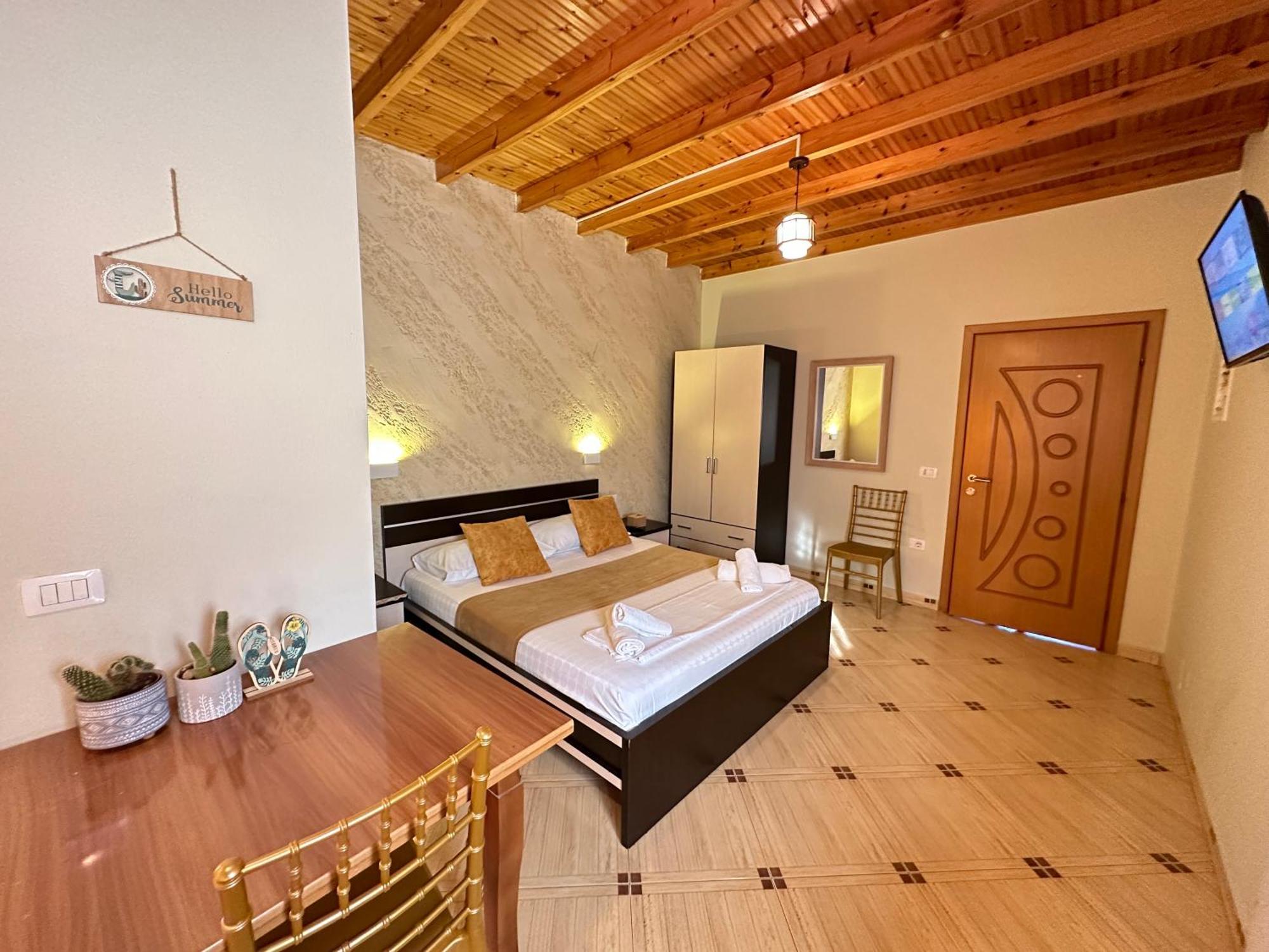 Arial Penthouse Suites Vlore Exterior photo