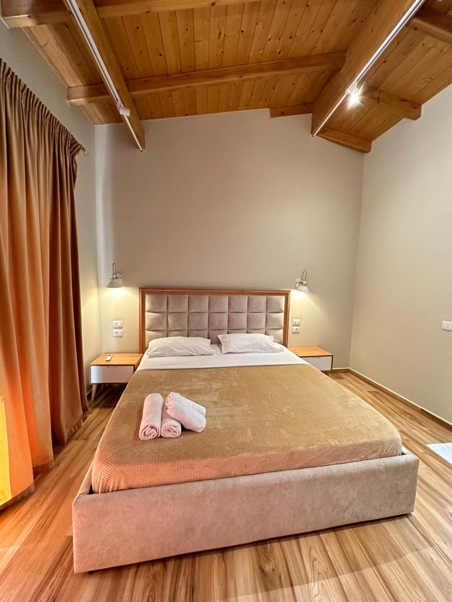 Arial Penthouse Suites Vlore Exterior photo