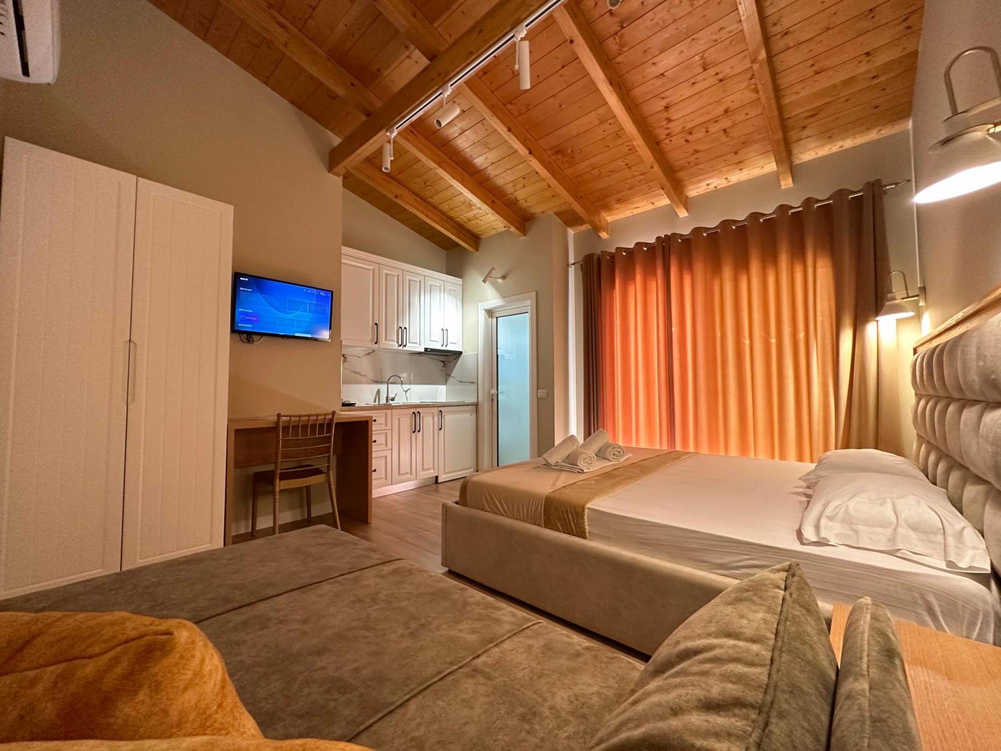 Arial Penthouse Suites Vlore Exterior photo