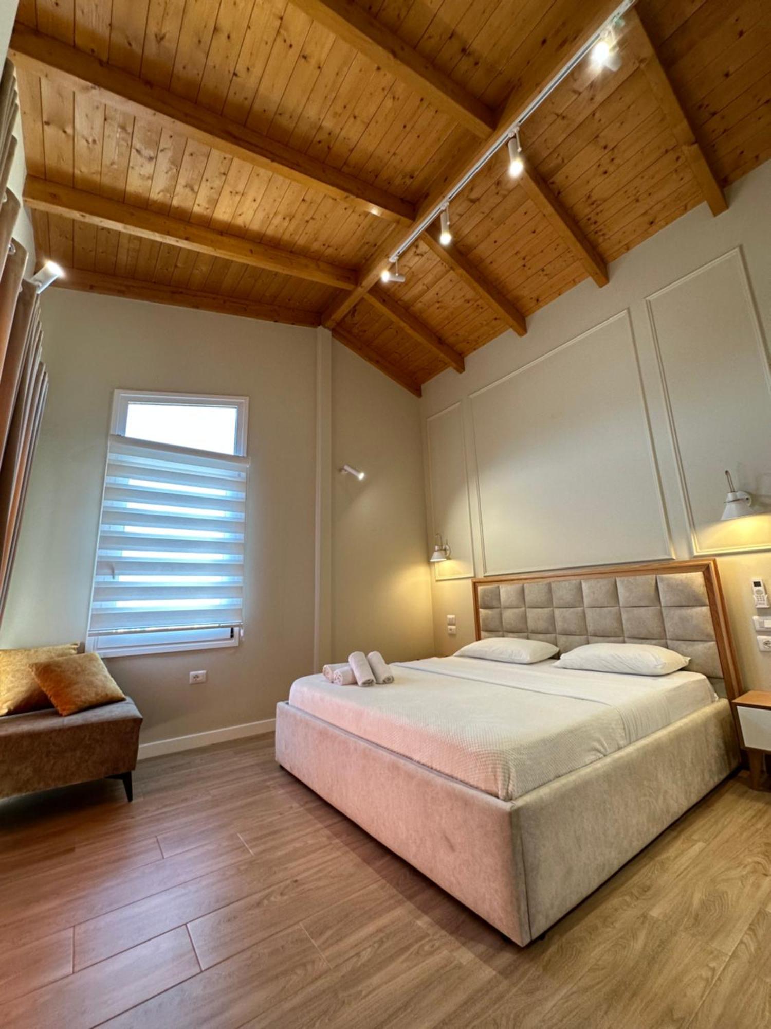 Arial Penthouse Suites Vlore Exterior photo