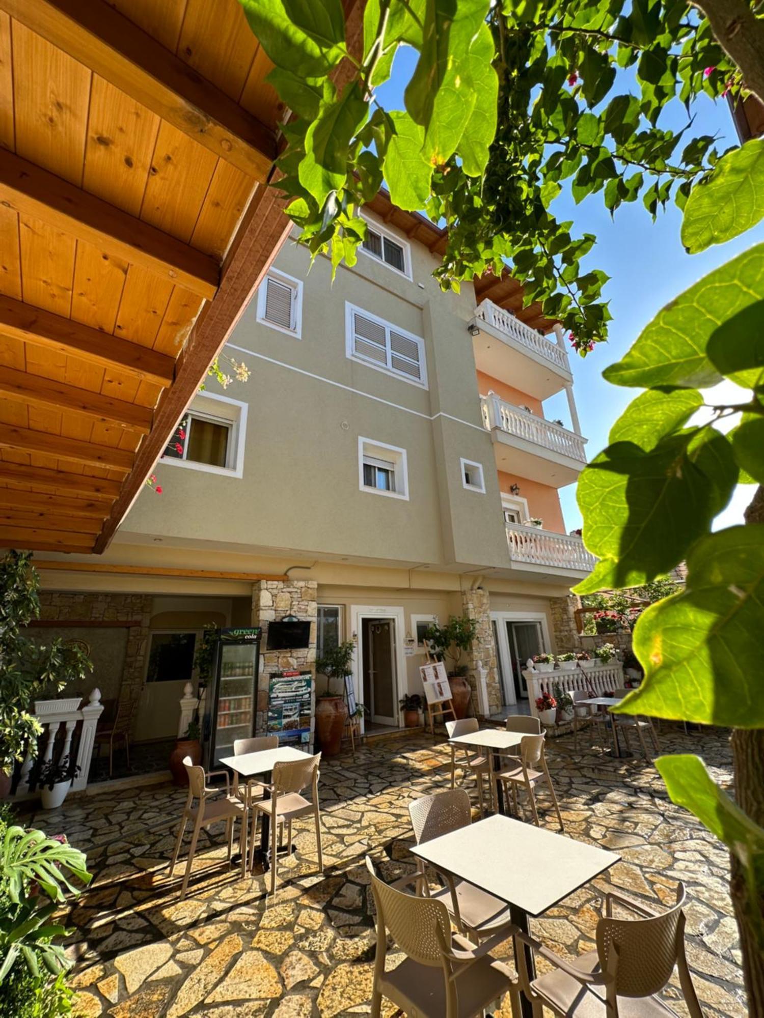 Arial Penthouse Suites Vlore Exterior photo