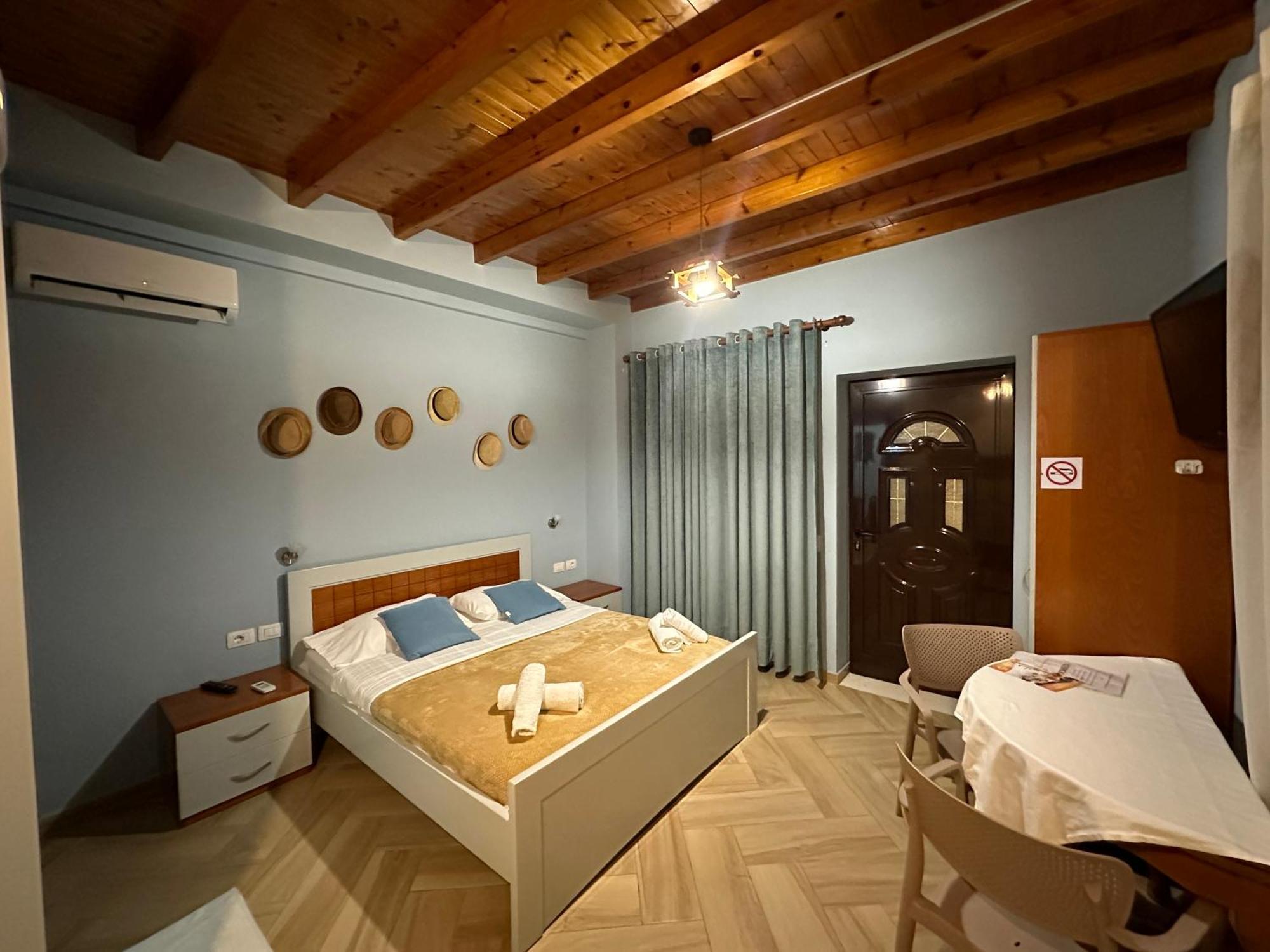 Arial Penthouse Suites Vlore Exterior photo