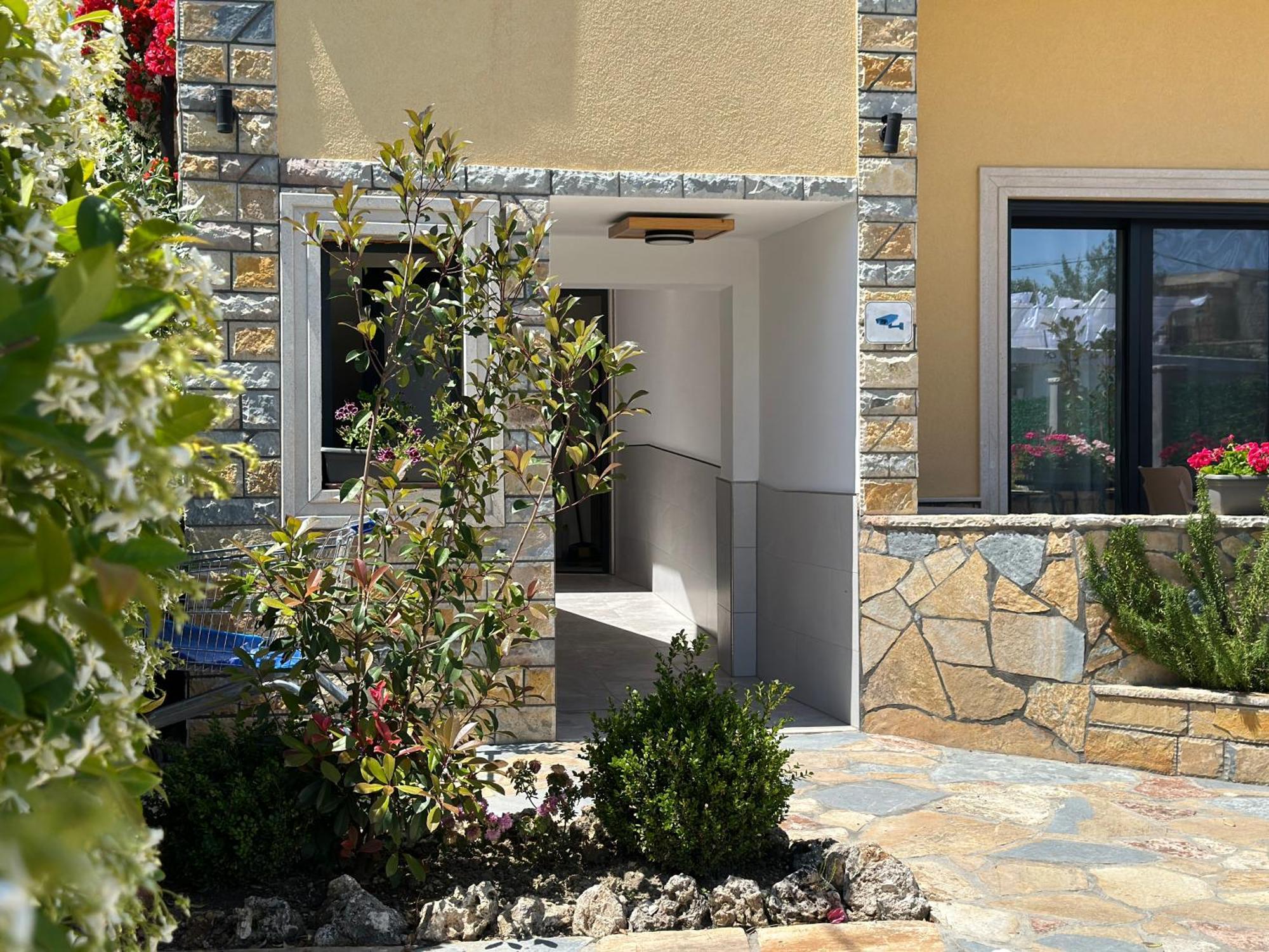 Arial Penthouse Suites Vlore Exterior photo